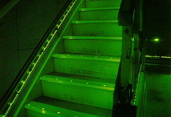 awaryjne oświetlenie schodów